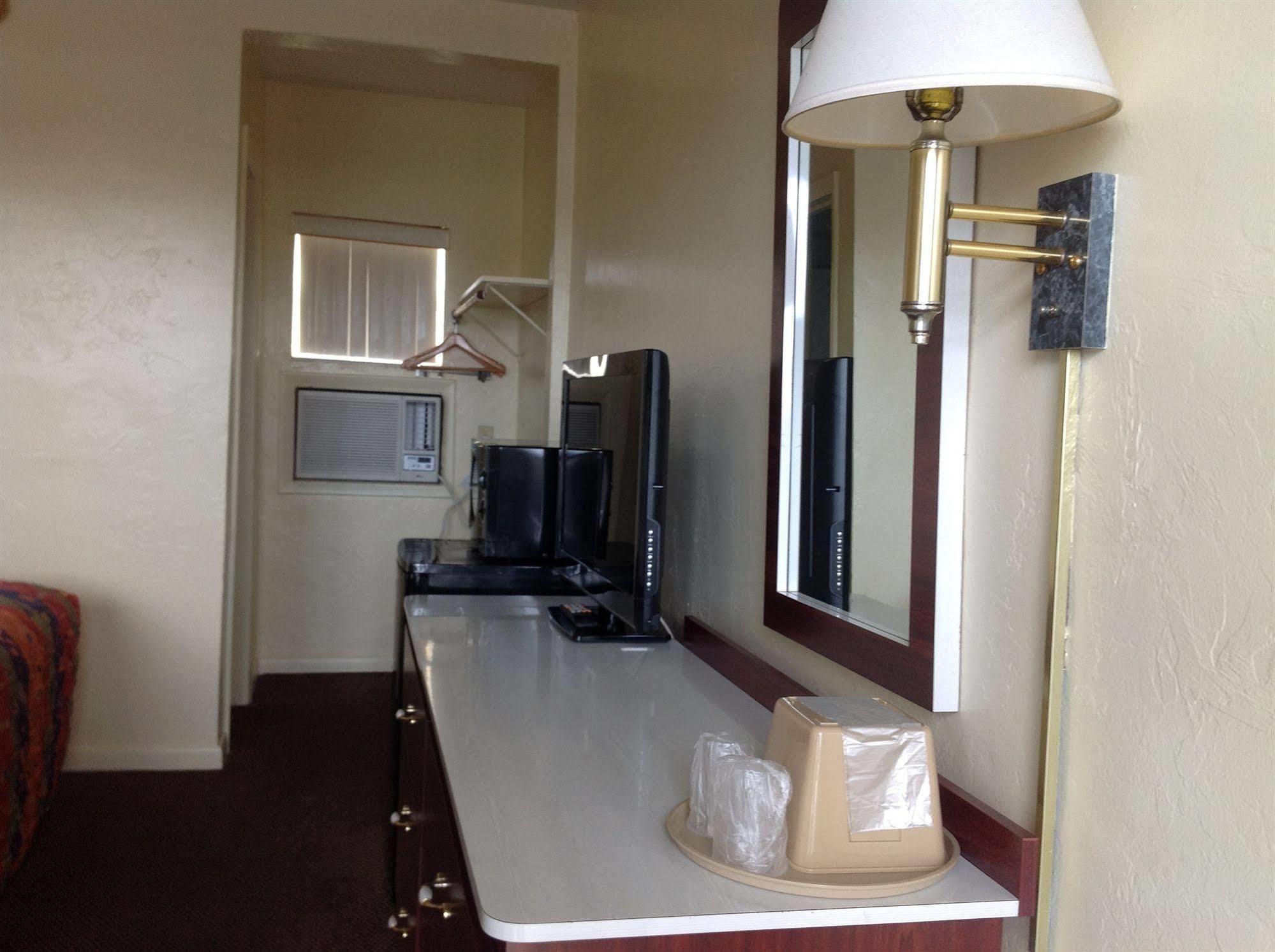 Economy Inn Okeechobee Εξωτερικό φωτογραφία